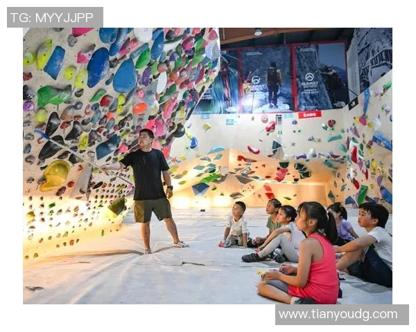 攀岩精神：成都攀岩队勇闯巅峰的奋斗与成长之路